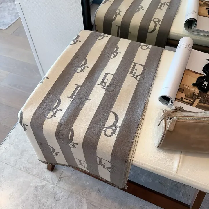 スーパーコピー ディオール マフラー