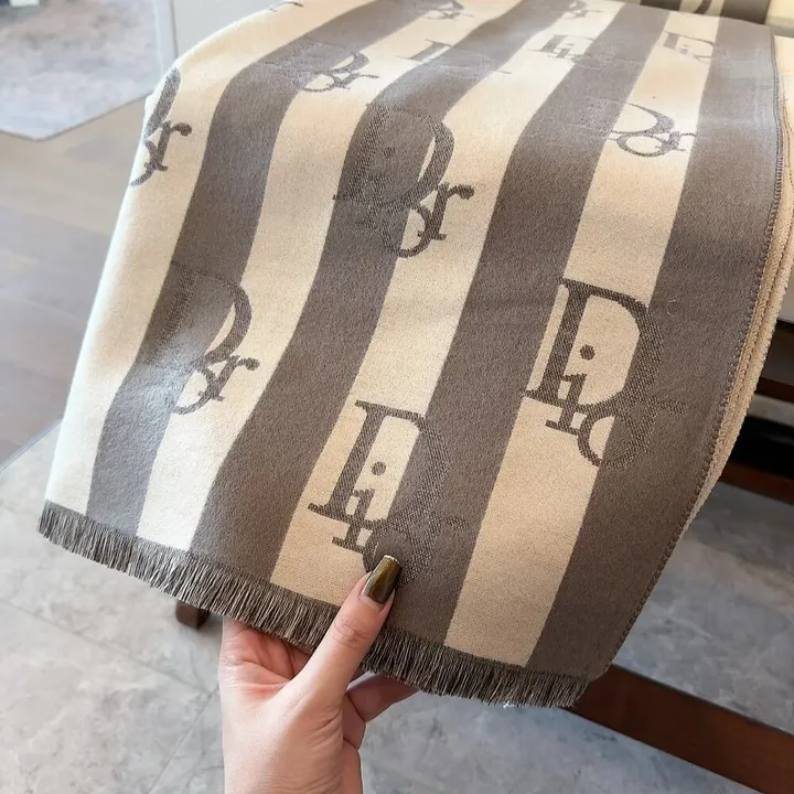 スーパーコピー ディオール マフラー