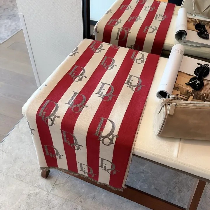 スーパーコピー ディオール マフラー