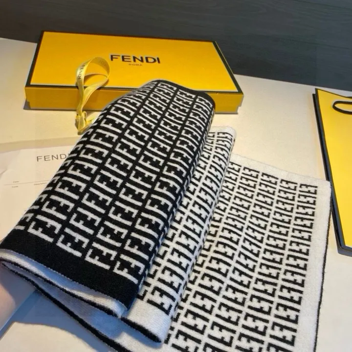 スーパーコピー フェンディ マフラー