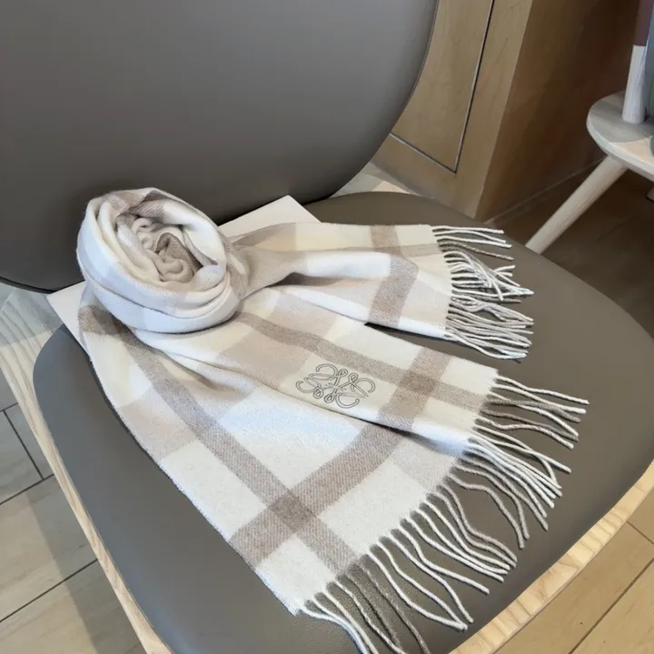 スーパーコピー ロエベ マフラー