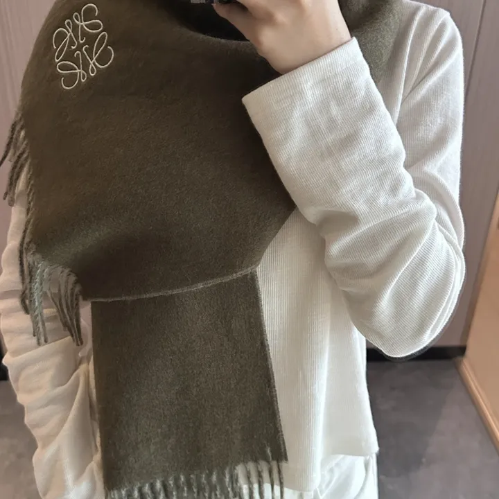 スーパーコピー ロエベ マフラー