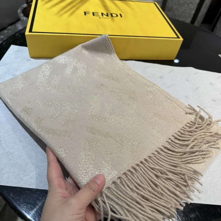 スーパーコピー フェンディ マフラー