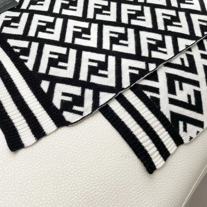 スーパーコピー フェンディ マフラー