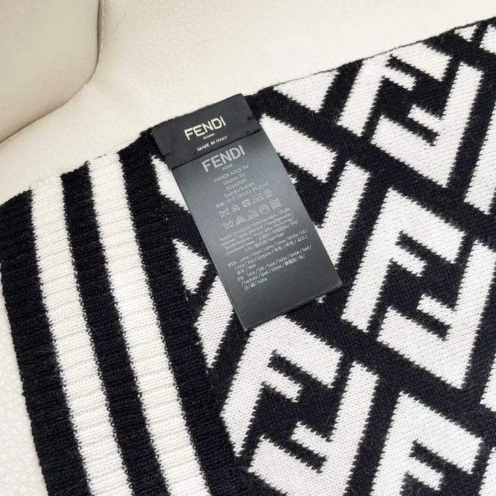 スーパーコピー フェンディ マフラー