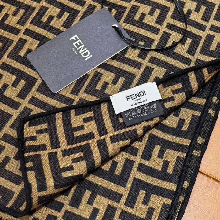 スーパーコピー フェンディ マフラー