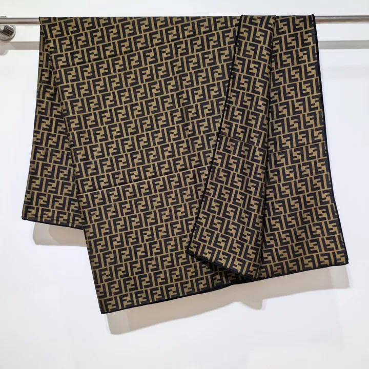 スーパーコピー フェンディ マフラー