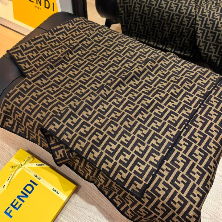 スーパーコピー フェンディ マフラー