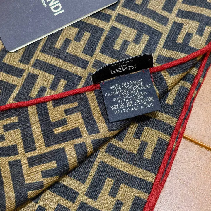 スーパーコピー フェンディ マフラー