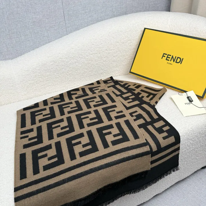 スーパーコピー フェンディ マフラー