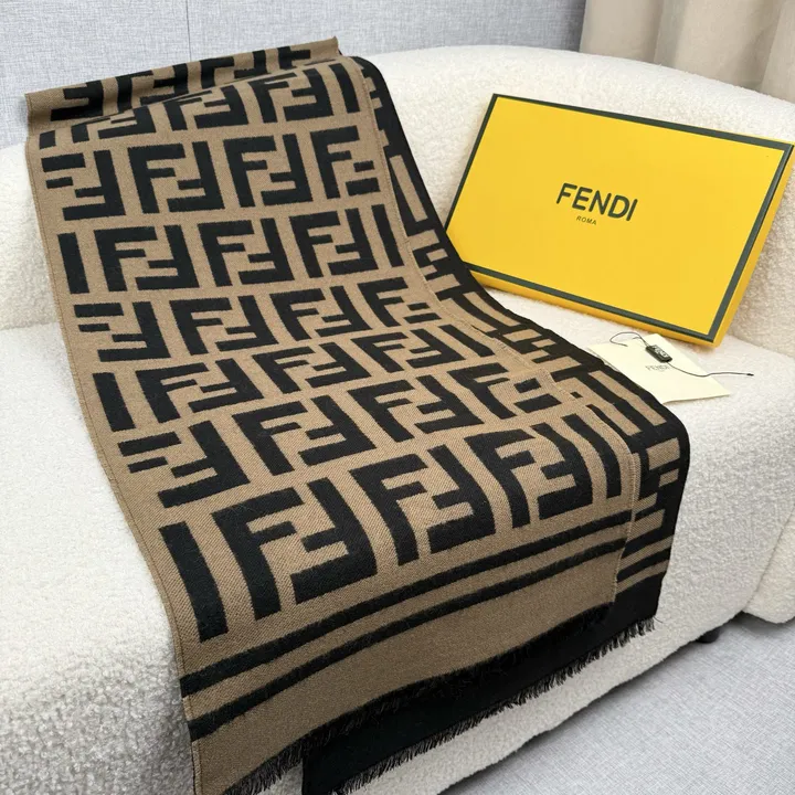 スーパーコピー フェンディ マフラー