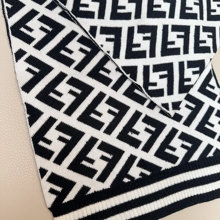 スーパーコピー フェンディ マフラー