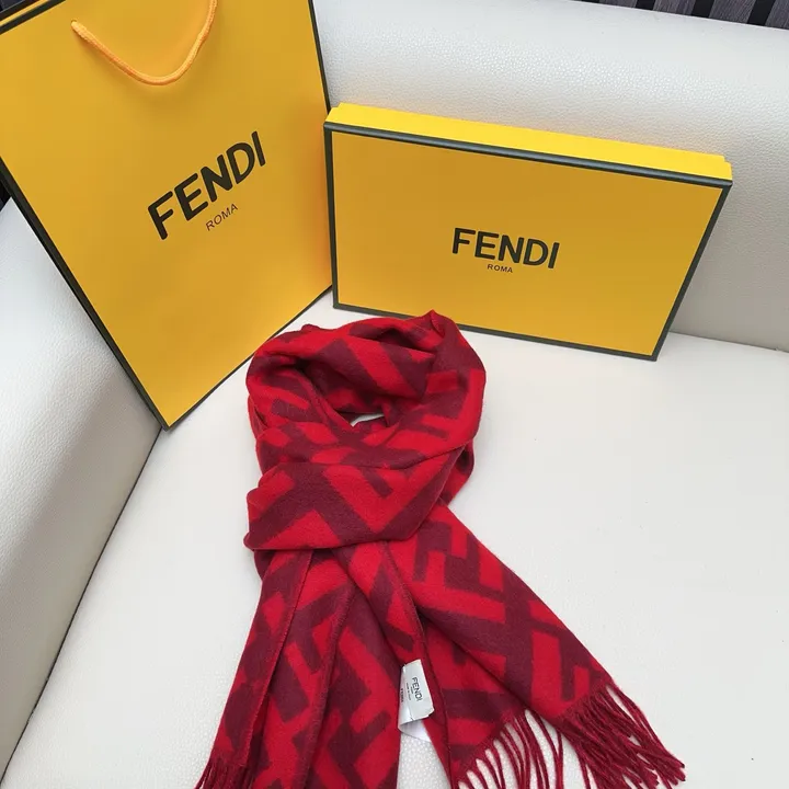 スーパーコピー フェンディ マフラー