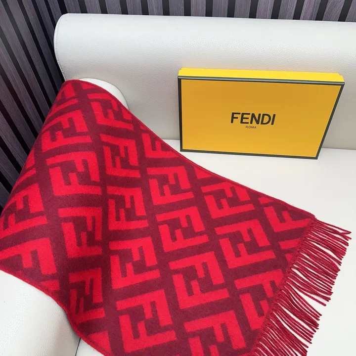 スーパーコピー フェンディ マフラー