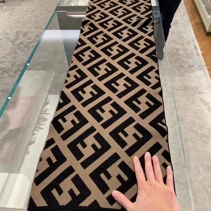 スーパーコピー フェンディ マフラー