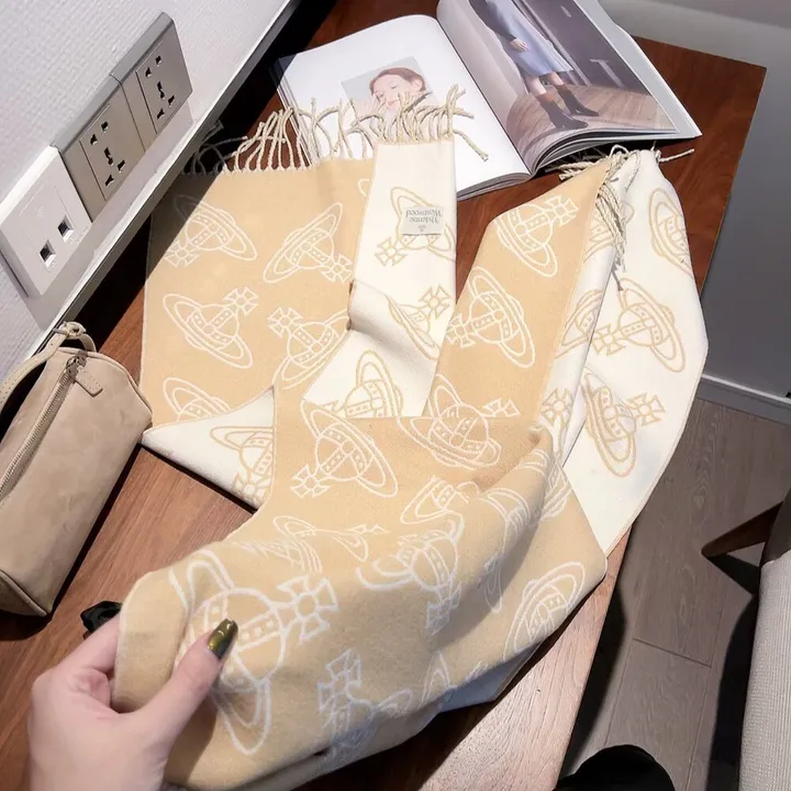 スーパーコピー ヴィヴィアン・ウエストウッド マフラー