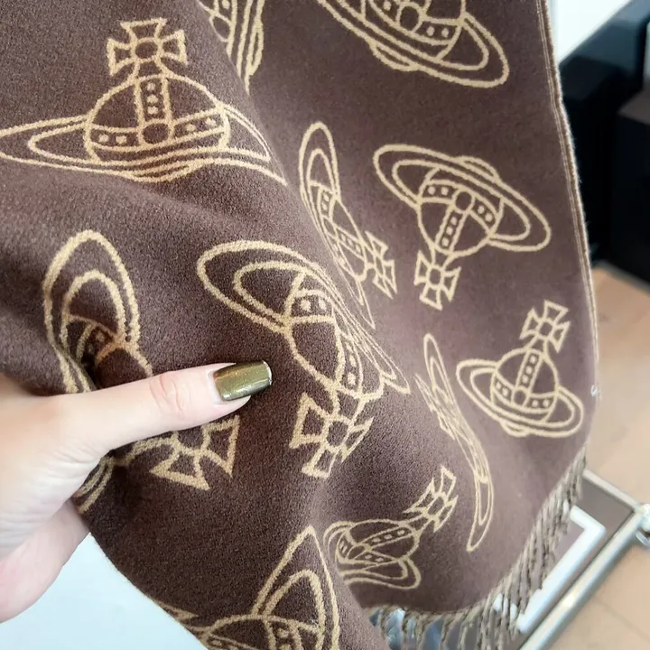 スーパーコピー ヴィヴィアン・ウエストウッド マフラー