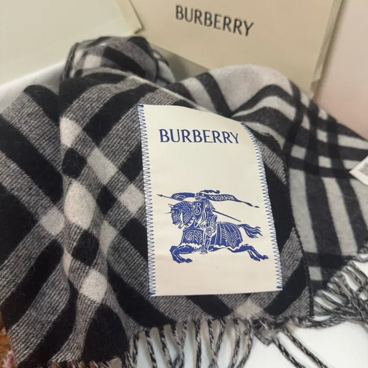 スーパーコピー バーバリー ス マフラー