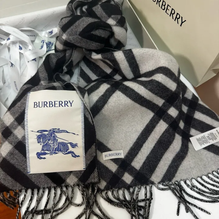 スーパーコピー バーバリー ス マフラー