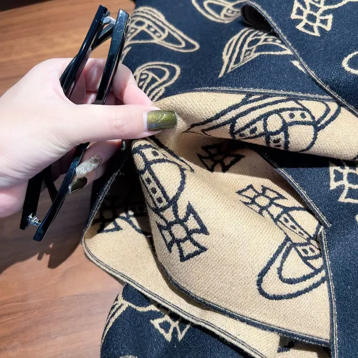 スーパーコピー ヴィヴィアン・ウエストウッド マフラー