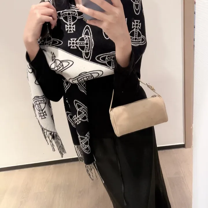 スーパーコピー ヴィヴィアン・ウエストウッド マフラー