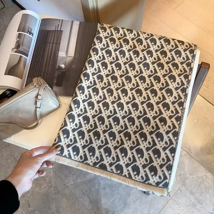 スーパーコピー ディオール マフラー