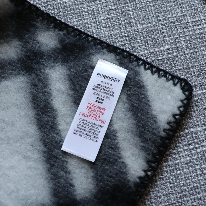 スーパーコピー バーバリー ス マフラー