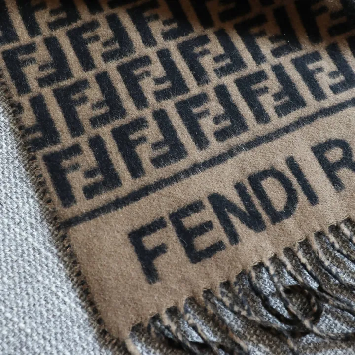 スーパーコピー フェンディ マフラー