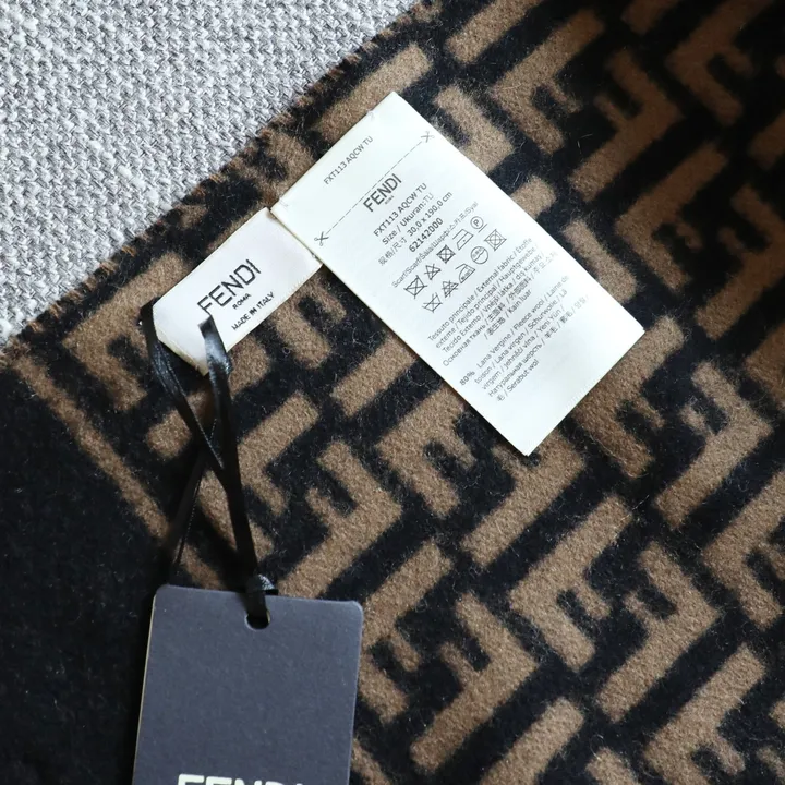 スーパーコピー フェンディ マフラー