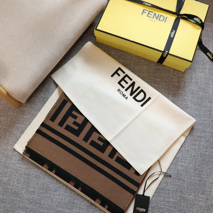 スーパーコピー フェンディ マフラー