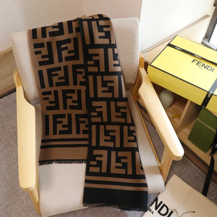 スーパーコピー フェンディ マフラー