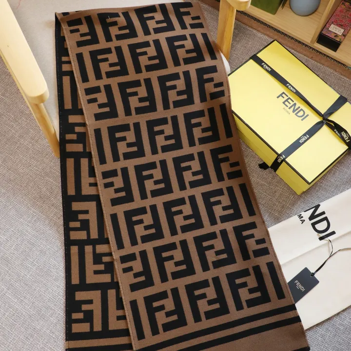 スーパーコピー フェンディ マフラー