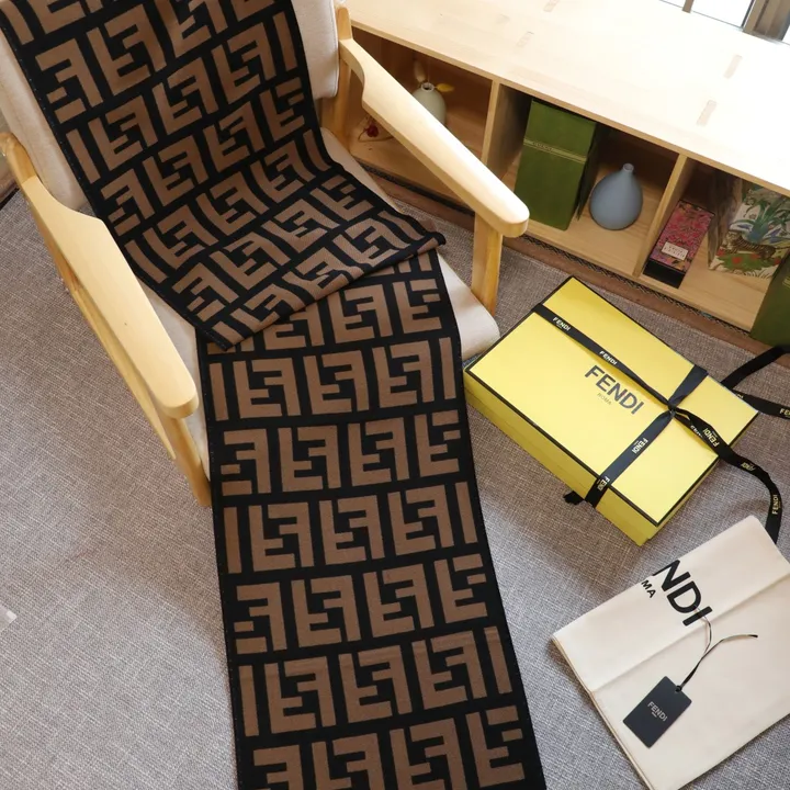 スーパーコピー フェンディ マフラー