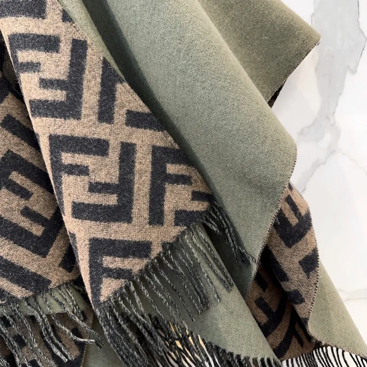 スーパーコピー フェンディ マフラー