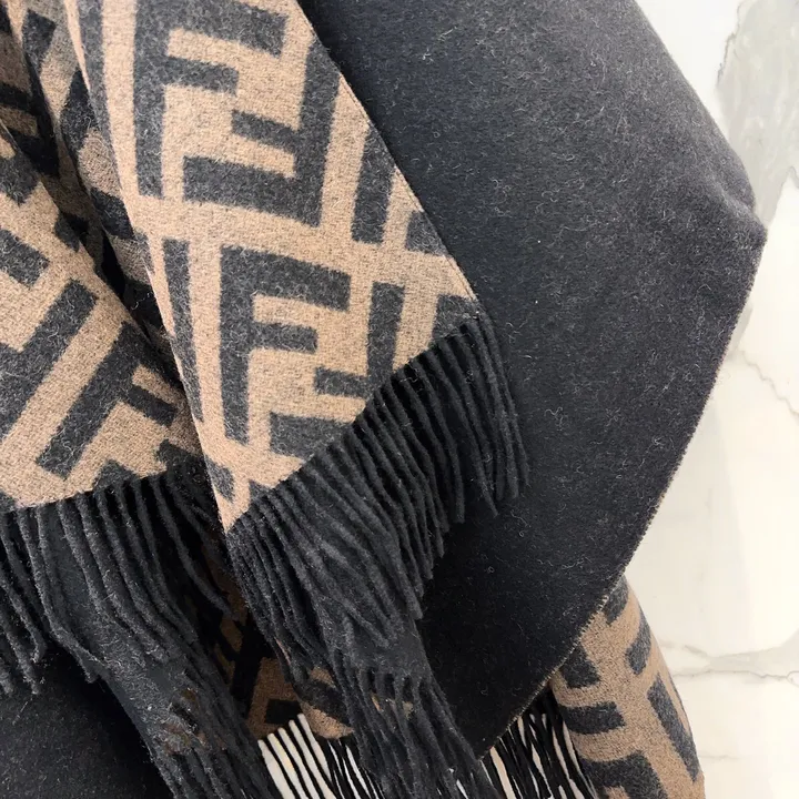 スーパーコピー フェンディ マフラー