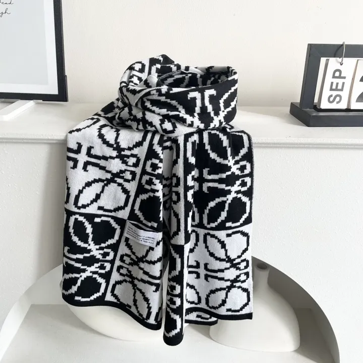 スーパーコピー ロエベ マフラー