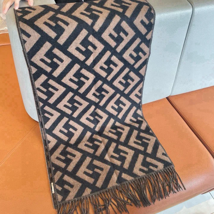 スーパーコピー フェンディ マフラー