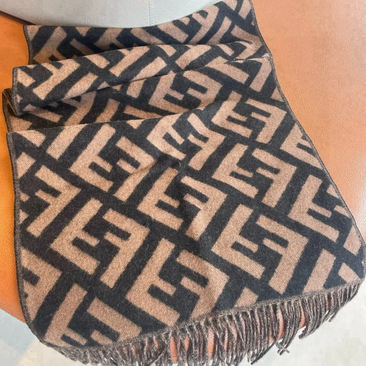 スーパーコピー フェンディ マフラー