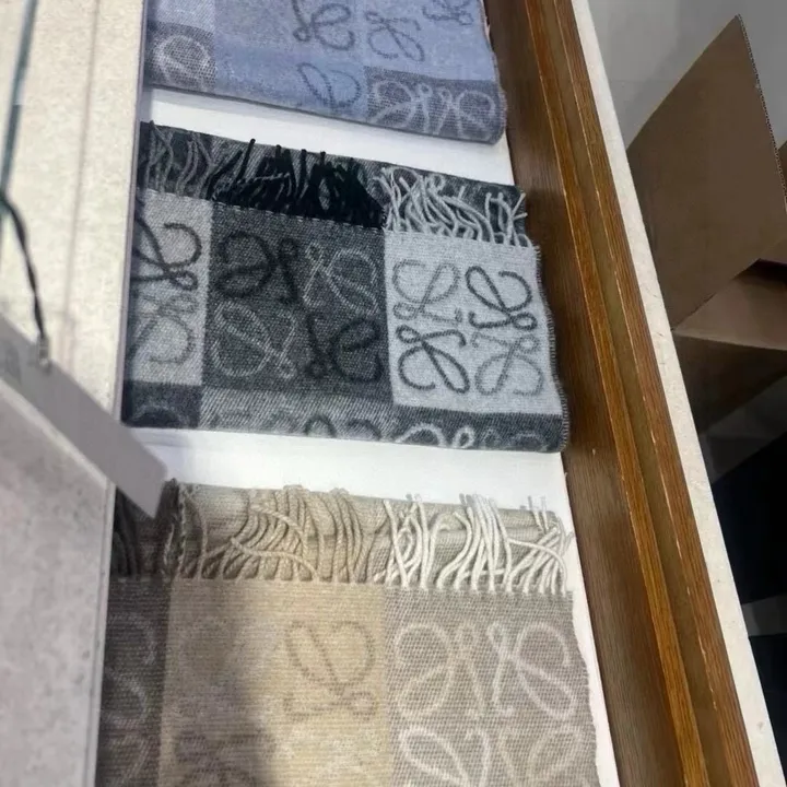 スーパーコピー ロエベ マフラー