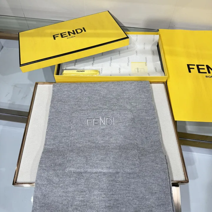 スーパーコピー フェンディ マフラー