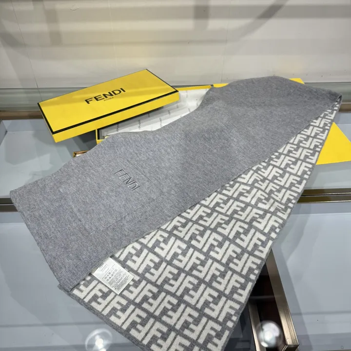 スーパーコピー フェンディ マフラー