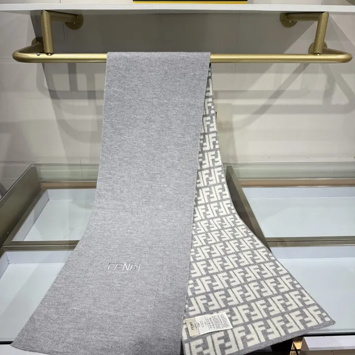 スーパーコピー フェンディ マフラー