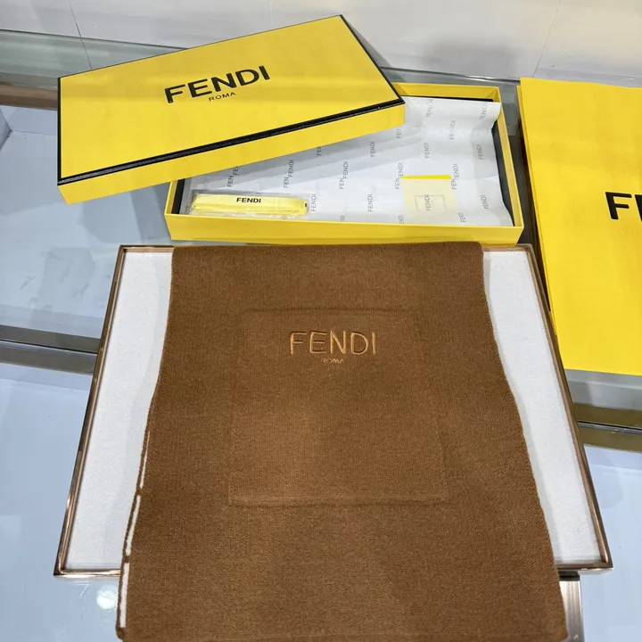 スーパーコピー フェンディ マフラー