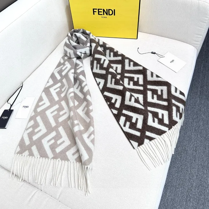 スーパーコピー フェンディ マフラー