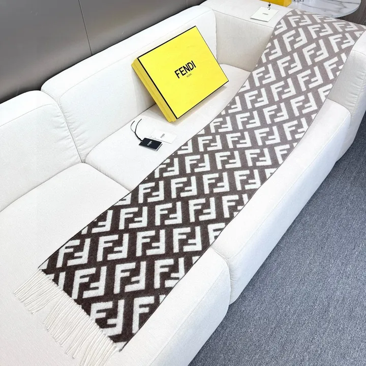 スーパーコピー フェンディ マフラー