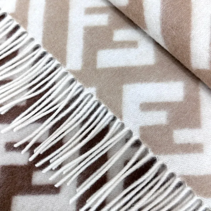 スーパーコピー フェンディ マフラー