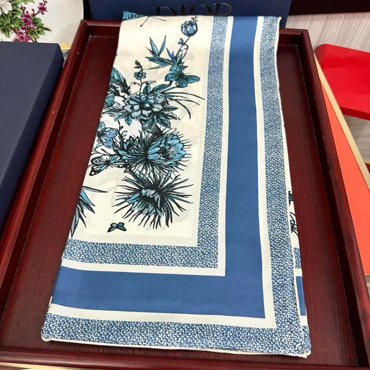 スーパーコピー ディオール マフラー