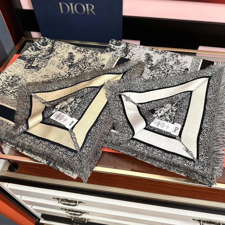 スーパーコピー ディオール マフラー