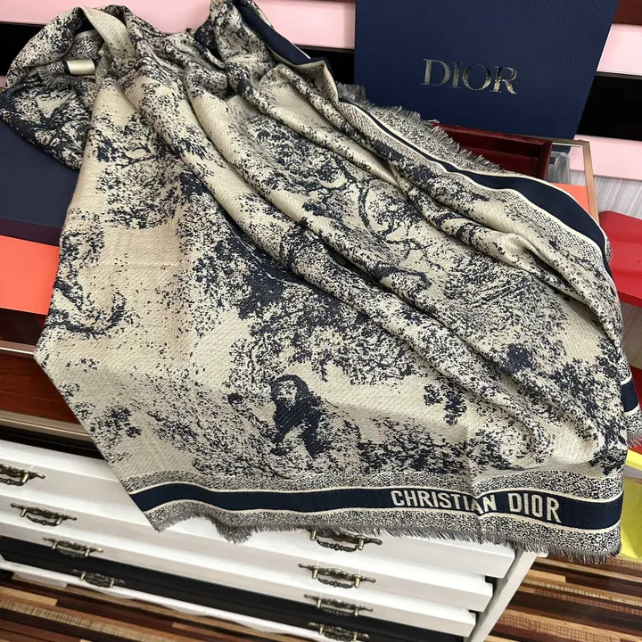 スーパーコピー ディオール マフラー