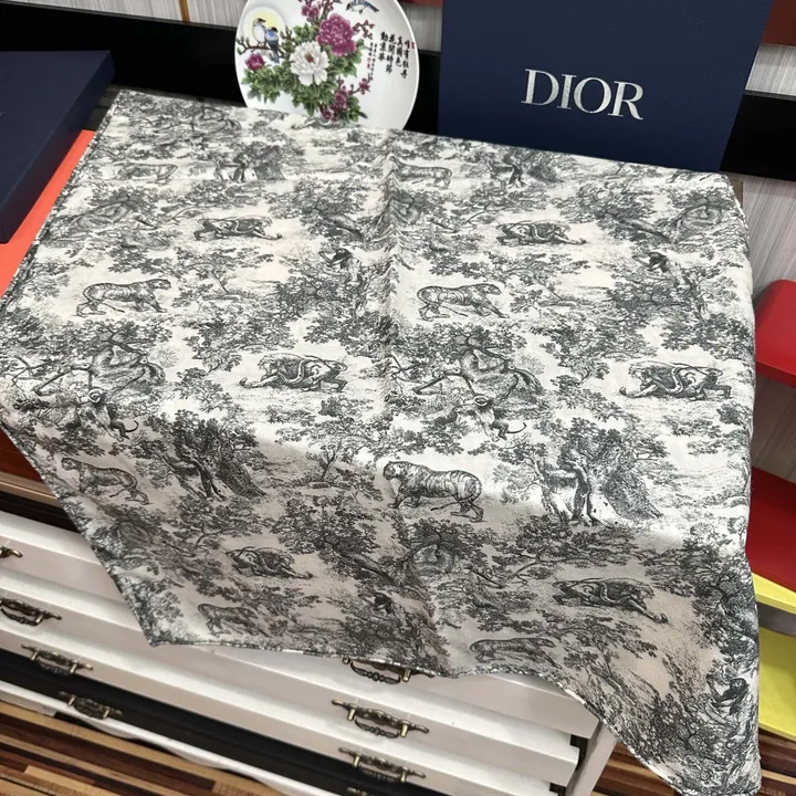 スーパーコピー ディオール マフラー